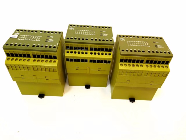 3x Pilz 774009 PNOZ 10 24VDC 6n/o 4n/c 5,5W Relais Sicherheitsrelais