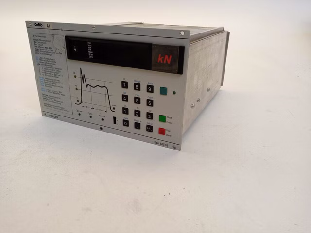 Kistler 5851 B Controller Como 5851B1100 mit 5054A Charger Verstärker 5851B