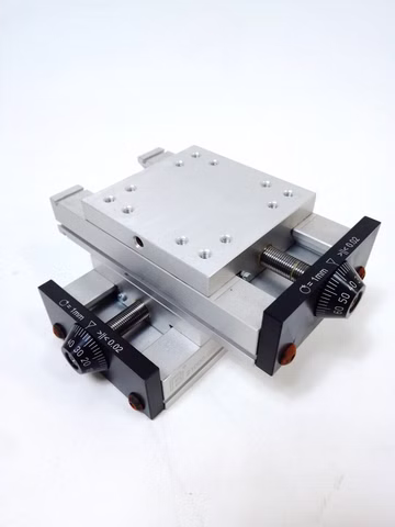 2x Norelem Schwalbenschwanz-Schlittenführungen 21000-080135 + Mikrometerspindel