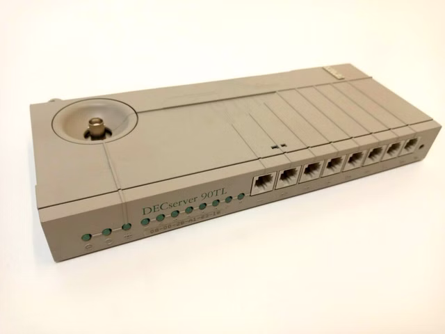 Digital DECserver 90TL Terminal 8 Ports Server DSRVE-M Rev.  o. B01D03
