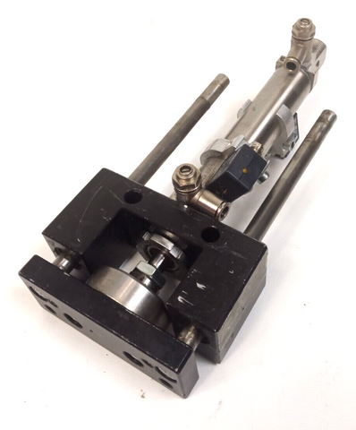 BOSCH Hubeinheit mit Führungsschiene, Zylinder inkl. 2x induktive Sensoren