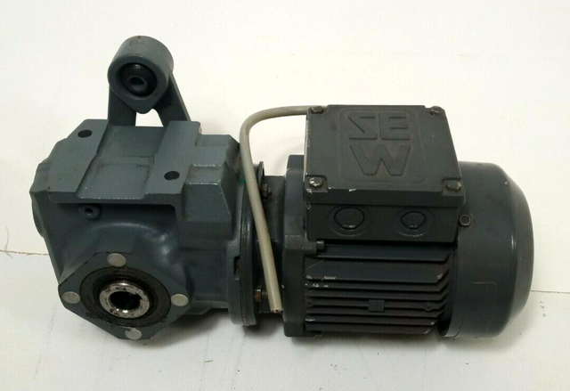 SEW-EURODRIVE Getriebemotor SA37/T DT63L4, 0,25 kW, V220 - V266 50 hz - 60 hz