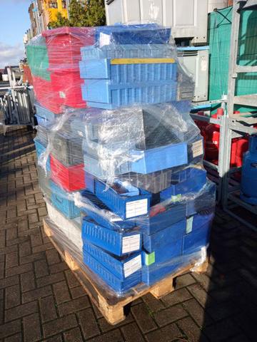 Posten ca. 90 Sichtlagerkasten Regalkasten Lagerkasten Stapelbox SSI Auer etc.