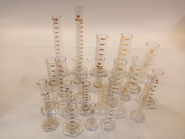 25x Hirschmann Messzylinder Zylinder Messen Labor Kolben