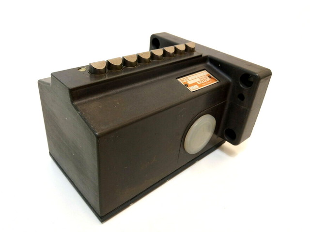 Balluff BNS 519-D8-D12-100-10 Reihengrenztaster Nockenendschalter DIN 43697