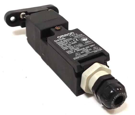 Omron D4DS 15FS  Sicherheits- und Verriegelungsschalter inkl. Türriegel