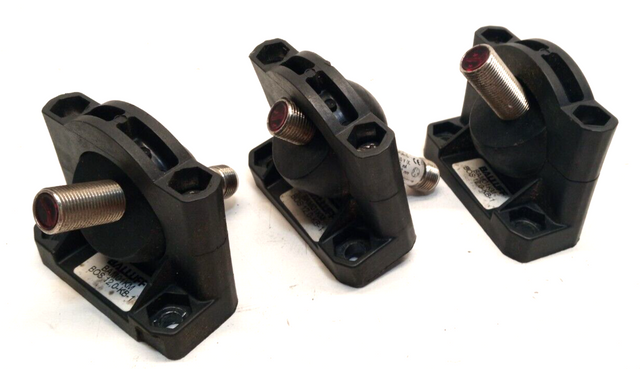 3x Balluff Befestigung BAM01KM zzgl. Lichttaster BOS0044 + 2x BOS0045