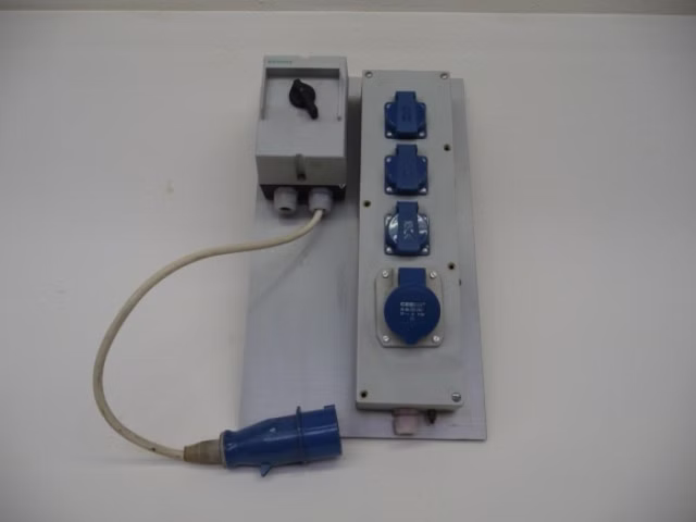 Siemens Steckdosenleiste Stecker 16A 4Fach Kraftstrom