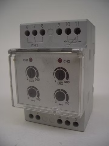 Schrack Schaltuhr Dämmerungsschalter V97 2DS3