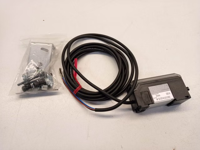 Keyence GV-21P Messverstärker Haupteinheit GV21P PNP GV 21P Sensor Verstärker