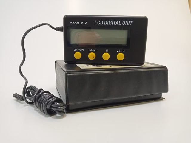 Externe Digital-Anzeige für eine Achse / LCD Digital 811-1