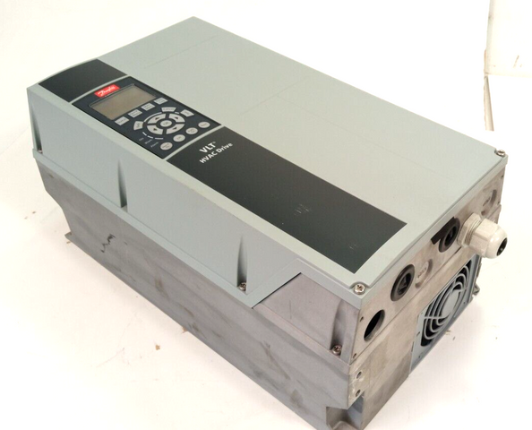 Danfoss VLT HVAC FC-102P5K5T4E55H1XG 131B4224 5.5kW 400V / 7.5HP 460V 3x380-480V