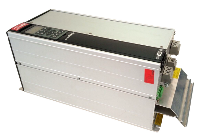 Danfoss Umrichter VLT 6000 VLT6022HT4C20STR3D0F00A00, 178B2011 0-1000Hz 23kVA