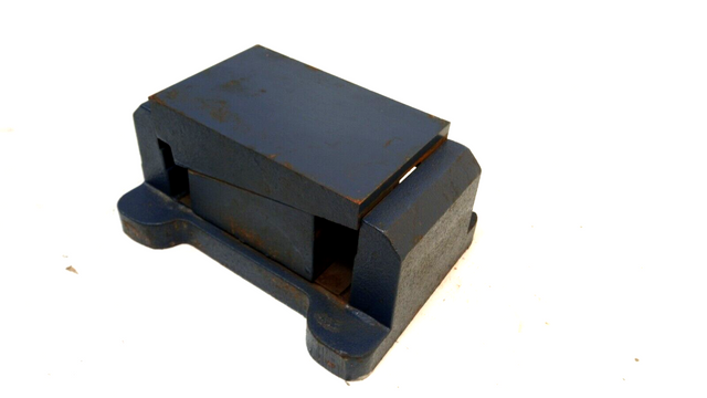 4 + 1 Set Maschinenfuß Maschinenfüsse mit Schraubvorrichtung L:32 B:21cm