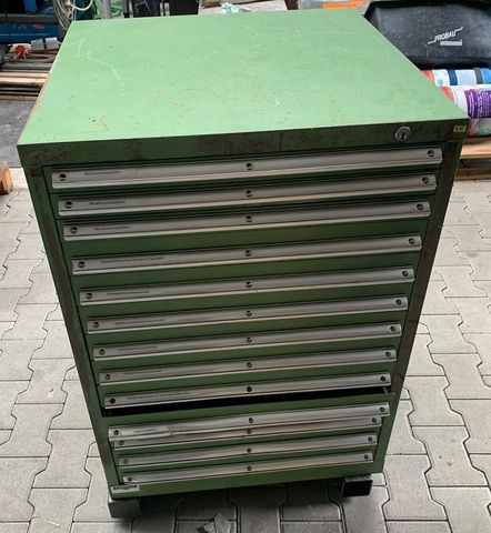 Lista Schubladenschrank mit Zerspanwerkzeug Fräswerkzeug Scheibenfräser