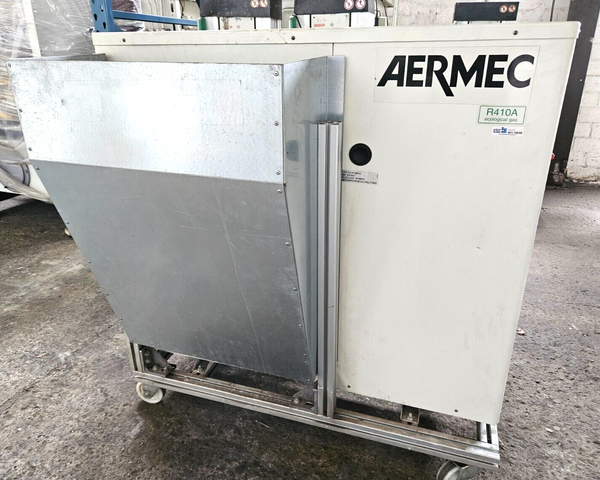 Aermec ANL030 A Dreiphasiger Luft-Wasser-Kühler 3N-400V 50Hz 7,3 kW Kühlleistung