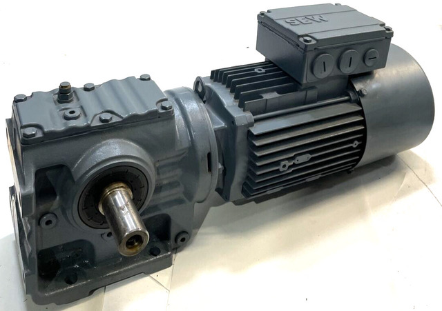 SEW Eurodrive Getriebemotor S47 DT80K4/BMG | 0,55kW Schneckengetriebe