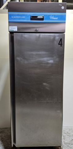 Cool Compact Magnos 650 L Umluft-Kühlschrank Volltür Kühlschrank GN 2/1