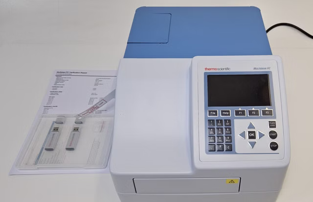Thermo Scientific Multiskan FC Mikrotiterplatten-Photometer 357 mit Inkubator