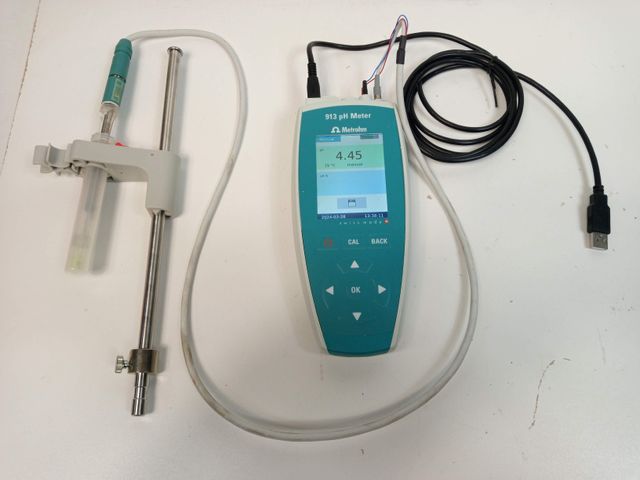 Metrohm 913 pH Meter PH-Meter Messgerät Konduktometer 