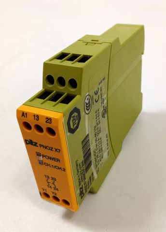Pilz PNOZ X7 24VACDC 2n/o Relais 774059 Sicherheitsrelais 50-60 Hz 1,5W