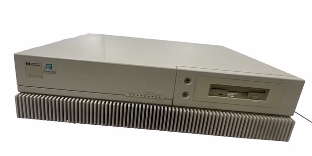 HP HEWLETT PACKARD A2084A 715/50 HP9000 APOLLO WORKSTATION 32MB RAM