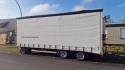47820.jpeg 3-Achs Planenanhänger mit 2 Rampen, TÜV neu