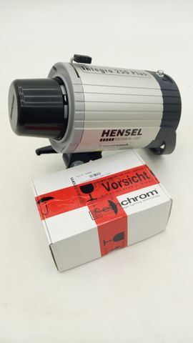 Hensel Integra 250 Plus Kompaktblitzgerät 250 Ws 6 Blenden 300W Einstelllicht