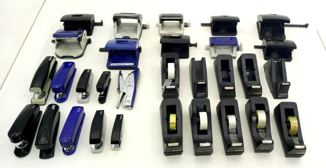 Posten Bürobedarf Locher Tacker Heftgeräte Klebebandabroller Abroller 30 Teile