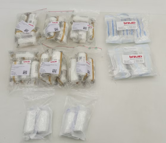 Logo ohne GmbH Posten Brewes Verbandmaterial Erste Hilfe Verbandpäckchen Fixierbinde Verband