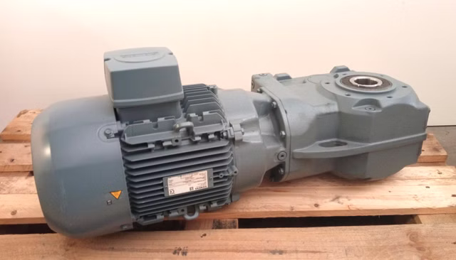 Siemens FDU1907/2490593 004 Getriebemotor Motor 5,5kW 1465 U/min (50Hz) 