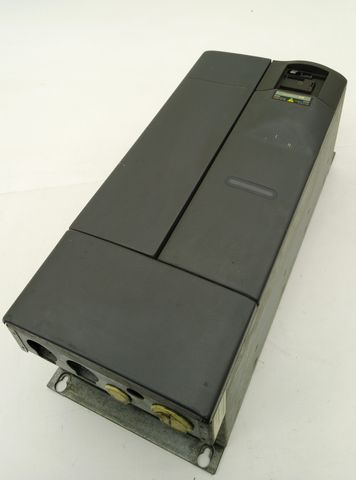 Siemens Micromaster 440 6SE6440-2AD33-0EA1 VFD 30kW 72A 500Hz IP20