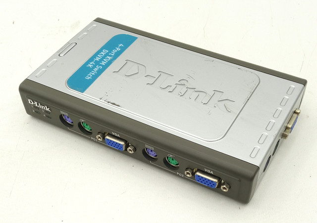 D-Link DKVM-4K Server Switch Schalter 4-Port Umschalter Version: B2