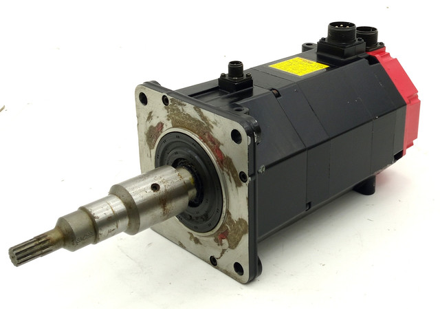 FANUC A06B-0143-B175#0008 AC Servomotor α12/3000 2,8kW 3000U/min 155V