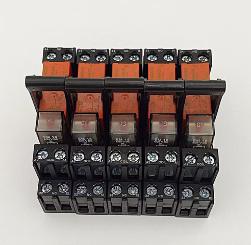 Bild 6 5x Siemens Relais Relay Stecksockel LZS RT78725 24VDC