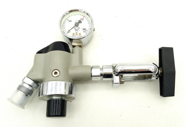 Dräger ARHL-0033 O2 Druckminderer Sauerstoffregler Regler 0–315 bar