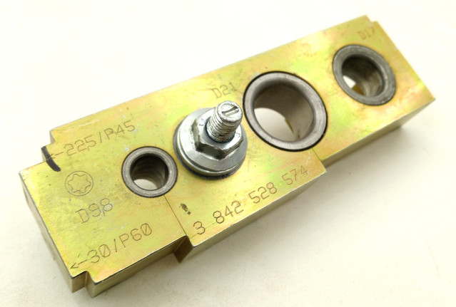 Bosch Rexroth Spannstück 3842528574 Klemmstück 3 842 528 574 Linearführung