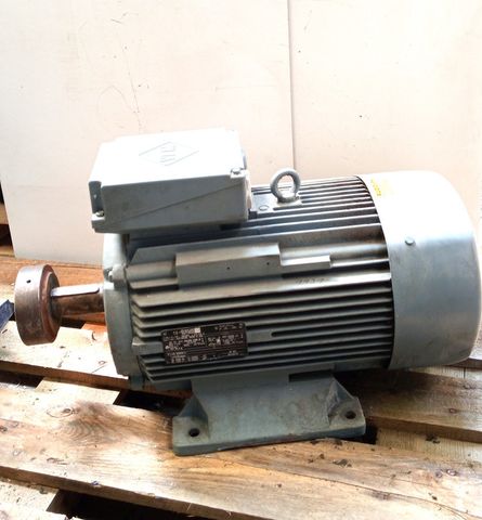 VEM Elektromotor IE2-FT160M 11 kW 400/690 V IP55 1470 rpm 3-phasig | Motor 