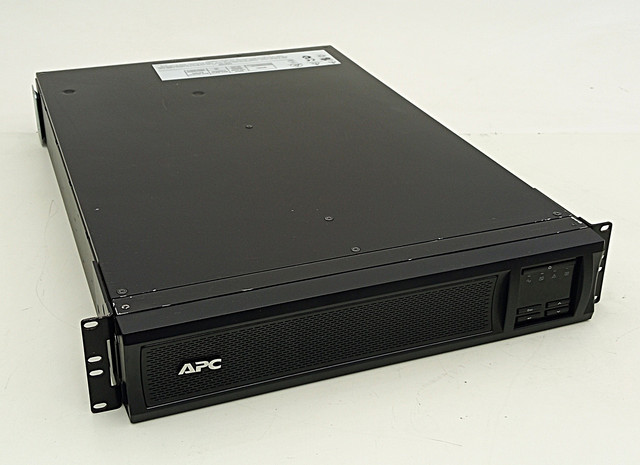 APC Smart‑UPS SMX3000RMHV2UNC USV 3000VA defekt ohne Akku Bastler Ersatzteil