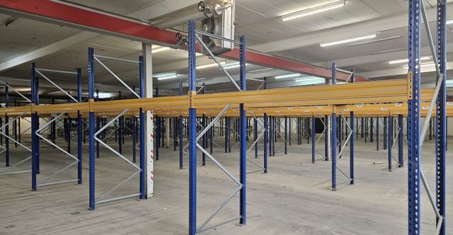 Jungheinrich MPB Palettenregal 11 Meter Lagerregal Höhe 3 Meter 2 Ebenen