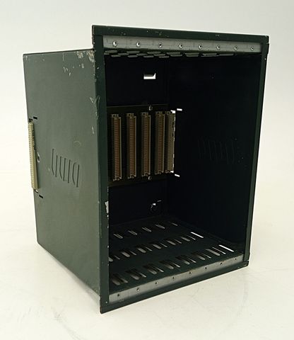 BWO 083583 Modulträger 6813.013 mit Backplane 051.090.108.00 9x DIN 41612