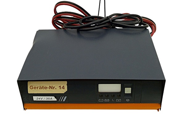 Benning E230 G24/35B-CHF Batterieladegerät Leistungsstarkes