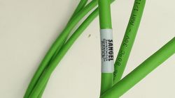 Bild 4 2 Meter Sangel Desina Signalkabel mit vormontiertem Stecker