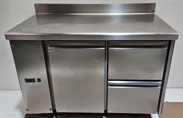 Tecnodom Kühltisch 1200 mm Kühltheke Aufkantung 2 x Schublade 1 x Tür GN 1/1