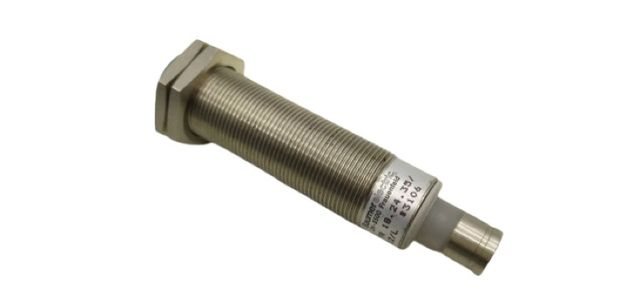 Baumer electric IFR 18.24.35/S12/L Näherungsschalter