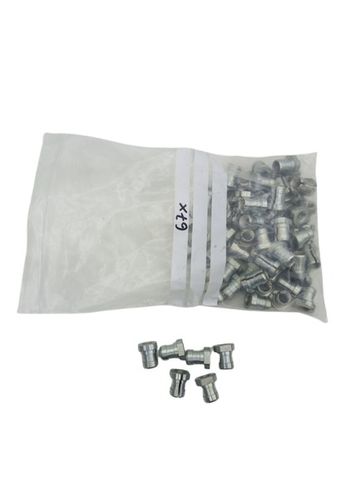 67x hochfeste Reifenbolzenschrauben