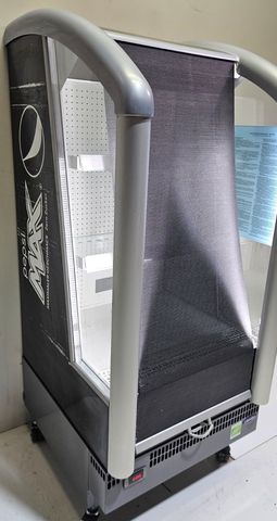 Carrier Presenter 0647 Kühlregal mit Nachtrollo Pepsi Max 