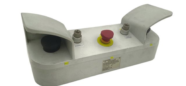 ID 26349 Schmersal SEPK02.0.4.0.22/95 Zweihandbedienpult