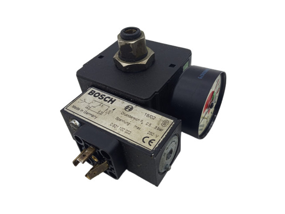 Bosch 0 821 100 022 0 821 300 930 Magnetventil R412003478