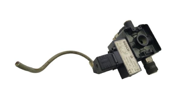 Bosch 0 821 100 022 Druckregler Pneumatik Ventil